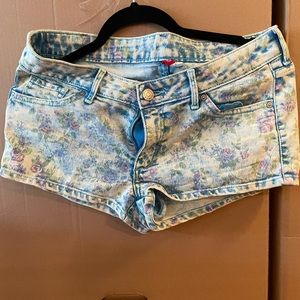 FLORAL SHORTS